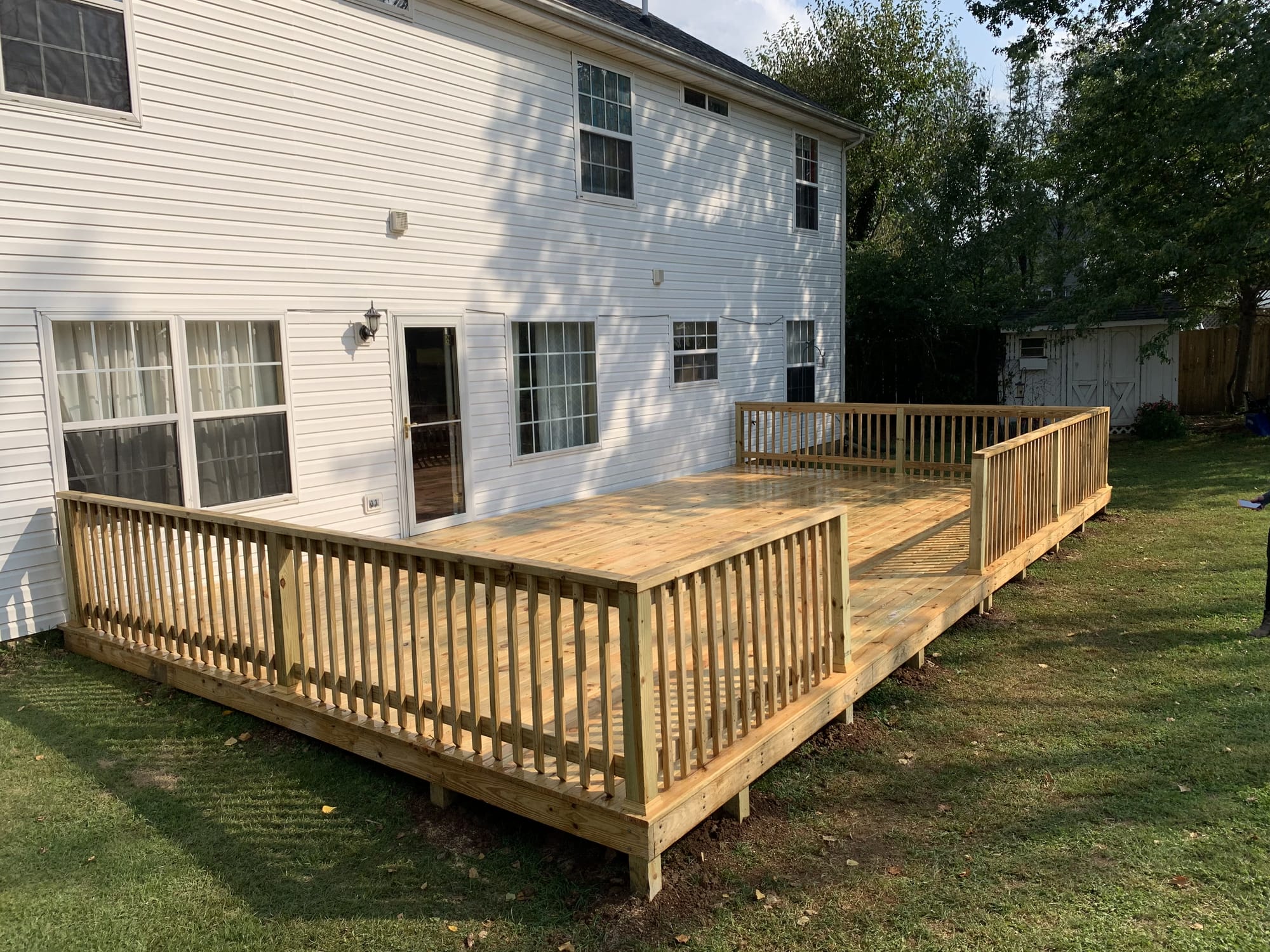 Professional outdoor build in Kentucky by Big Blue Fence & Deck