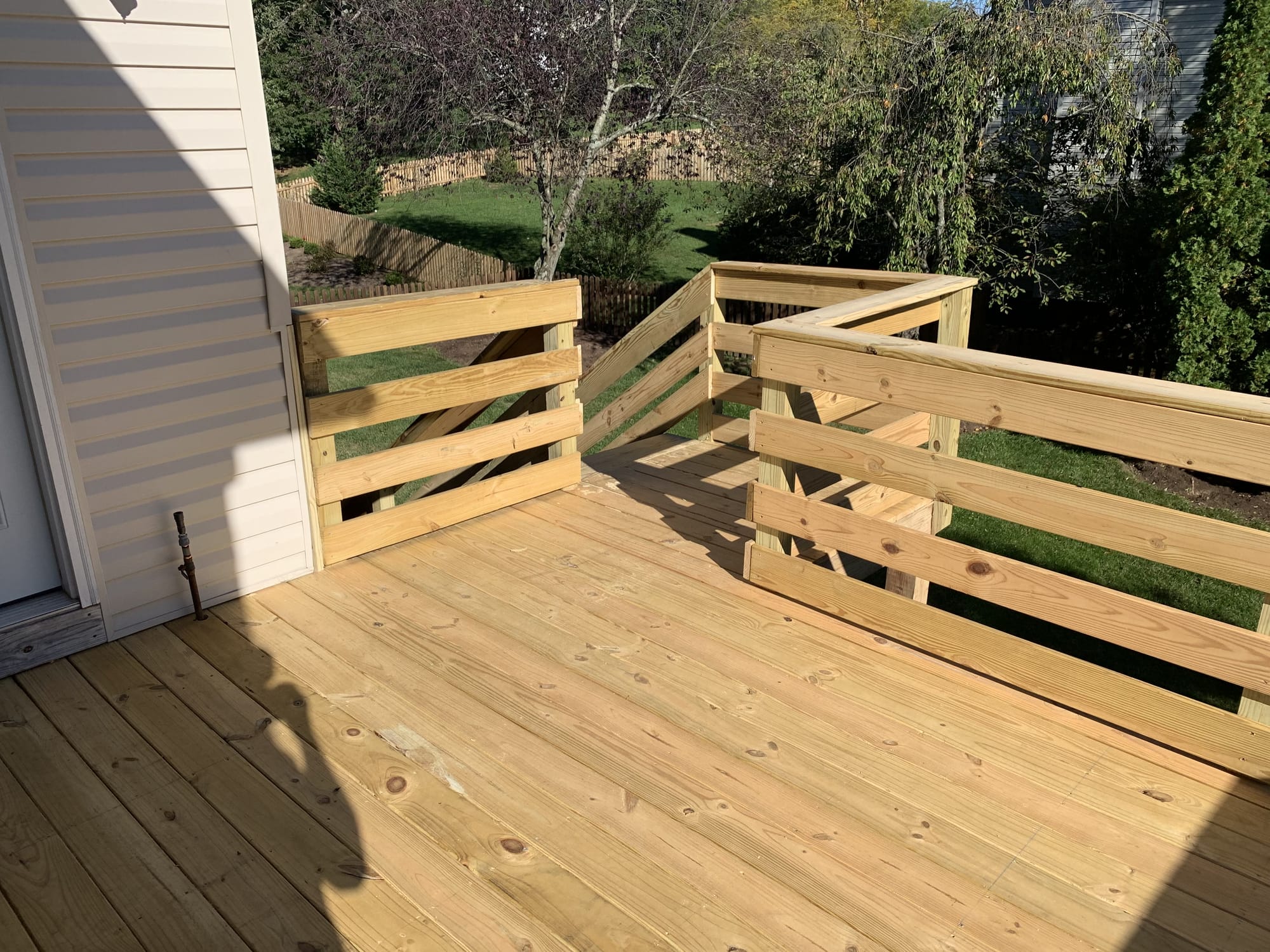 Professional deck and fence work in Kentucky by Big Blue Fence and Deck